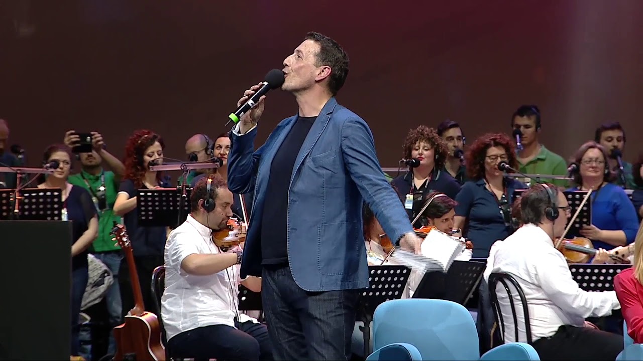 Francesca Fialdini e Alessandro Greco cantano i brani del Rinnovamento nello Spirito Santo