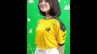polosan video cewek joget santuy 30 detik || story wa joget ambyar || polosan gamers cewek viral