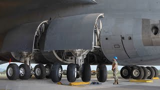 This Super Heavy 420 Ton Us Aircraft Needs 28 Wheels To Land