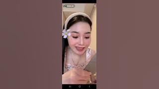 Uting nongol saat dandan