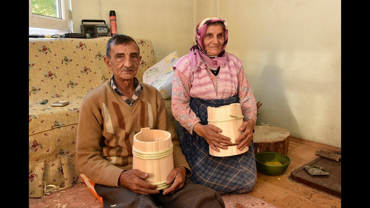 53 yıldır eşiyle birlikte külek yaparak geçimini sağlıyor
