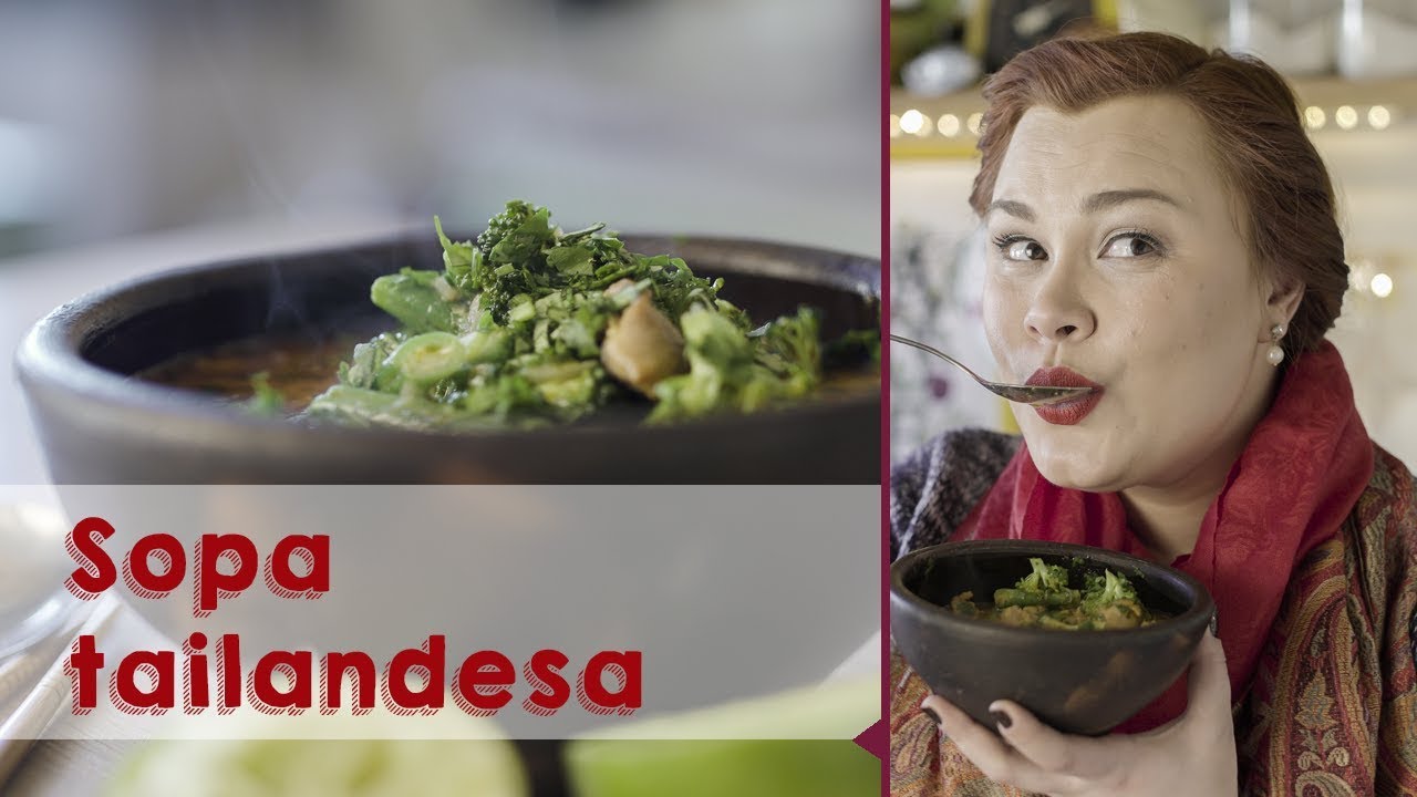 Sopa Tailandesa com galinha e vegetais