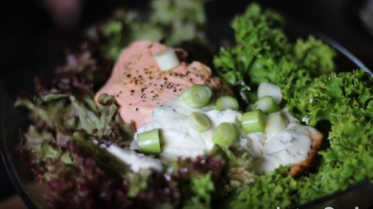 Lachs Salat Variation mit Lollo Rosso und Lollo Bionda - Low Carb ...