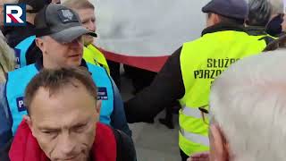 Na żywo! Warszawa. Protestujący: złodzieju, oddaj wieniec | TV Republika
