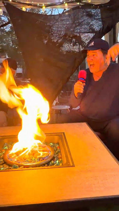 Download lagu HAPPY KARAOKE SINGING 🤗🔥🎸 { 'Bad Moon on the Rise' by CCR 🌀} #karaokenight #singalong