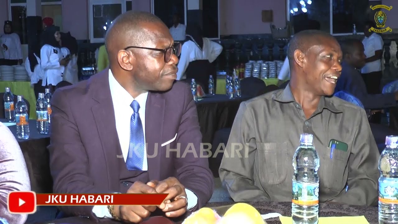 KIKUNDI CHA UTAMADUNI CHA JKU KIKITOA BURUDANI KATIKA SHEREHE ZA KUWAPONGEZA MAAFISA WALIOPANDA VYEO