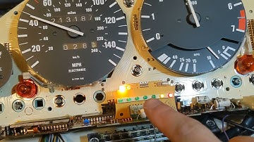 Myth about E30 instrument cluster service interval board aka SI board batteries