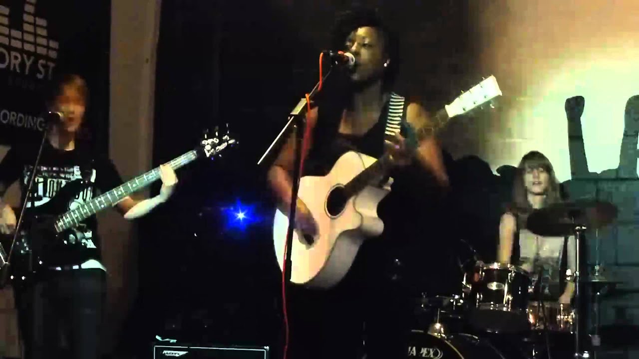 Barcode Zebra play Shuttle Shuffle Festival 2015