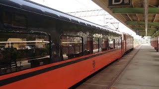 506次莒光號(迴送夕景商務車)沙鹿進站(E222)交會2517次區間車(EMC601)