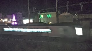 【2022/12/15 21:46・篠ノ井線を走るE353系】広丘駅を通過していく特急あずさ49号(下り 49M・新宿→松本)