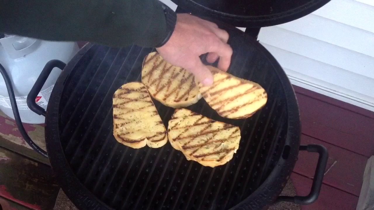 Big Easy Smoker Roaster Grill Burgers, Texas Toast / Bacon and Tator