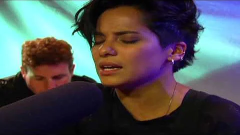 Vicci Martinez: "I Can Love" Live in Studio