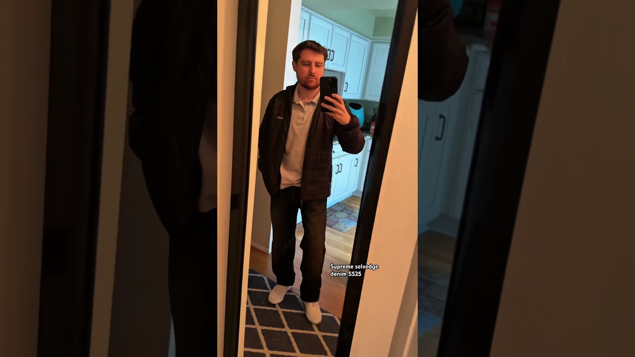 Finally wore the Supreme Loose Fit Selvedge Denim for today’s work fit! 