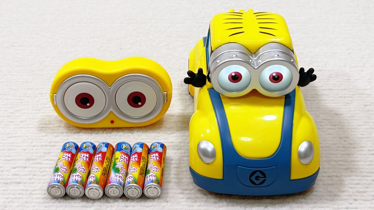 Unboxing strawberry remote control car, space panda, airplane, Minion remote control car