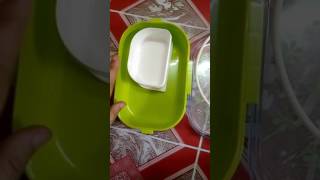 How to clean plastic lunch boxes.