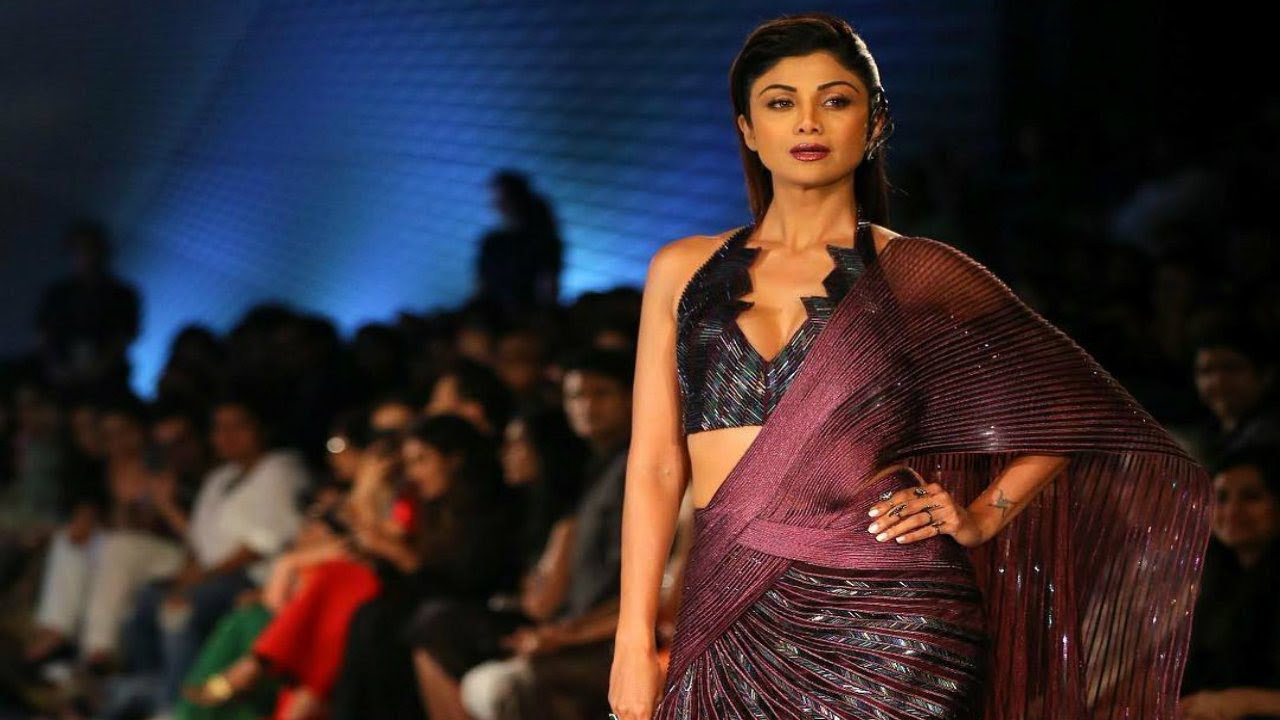 Shilpa Shetty Kundra Walks For Amit Aggarwal | India Couture Week 2018