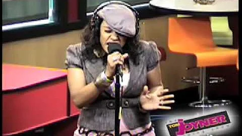 Lina sings "Dont say nothing"