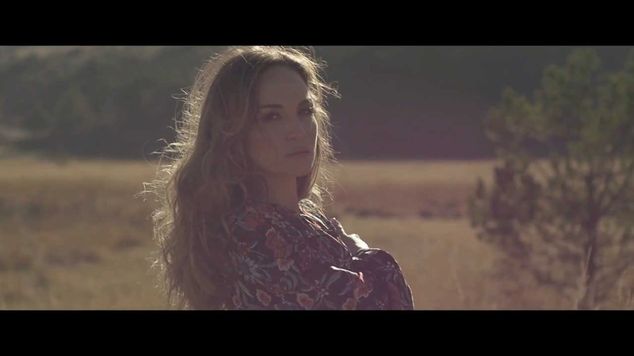 Смотреть «Jelena Tomašević - Suncokret (Snippet)» на YouTube Смотреть «Jelena Tomašević - Suncokret (Snippet)» на YouTube