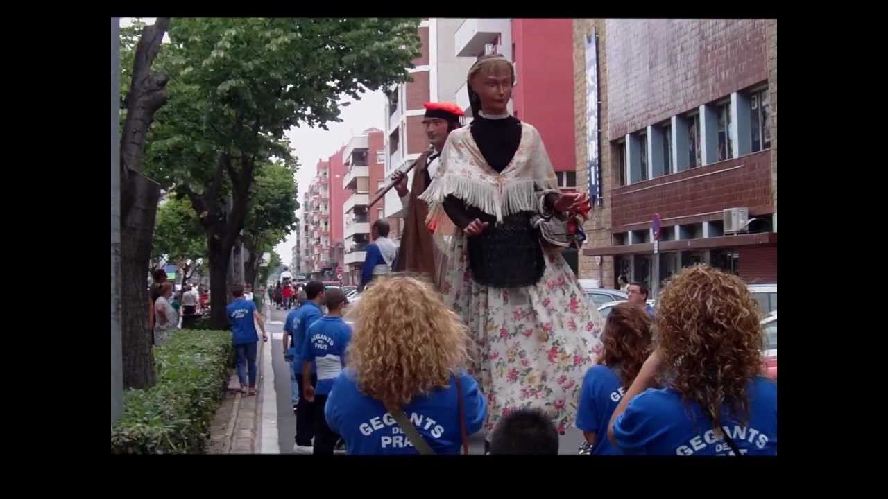 Gegants del Prat a la VII Trobada Ampa Mare de Deu del Carme.wmv