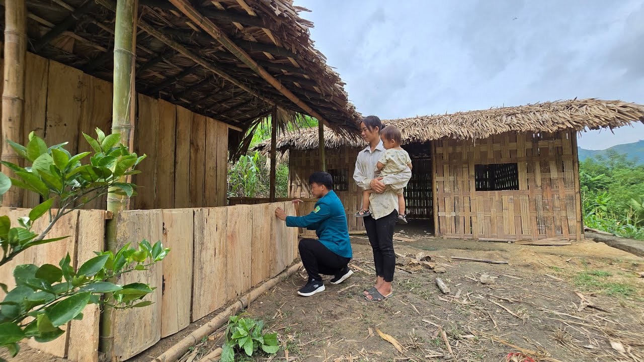 Небольшая кухня была достроена с помощью полицейского Алекса.