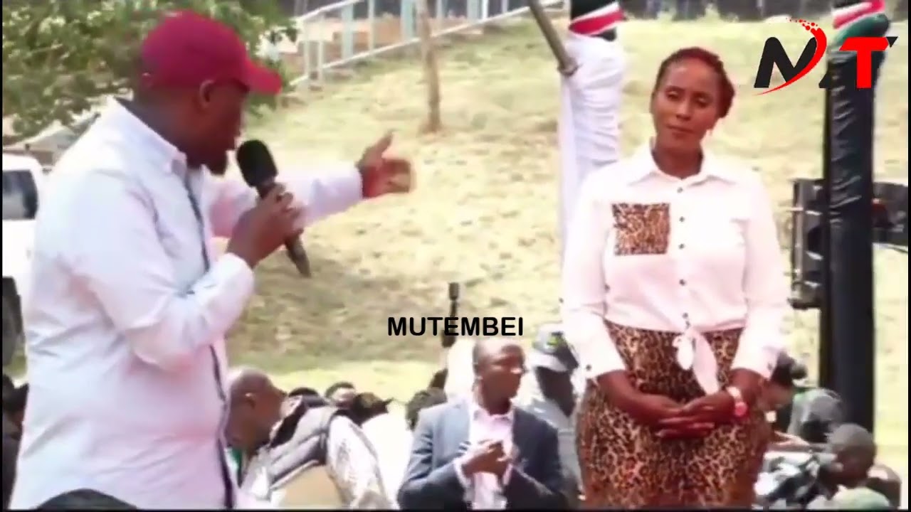 Депутат парламента от округа Тика попал в неловкое положение, пытаясь изобразить из себя действую...