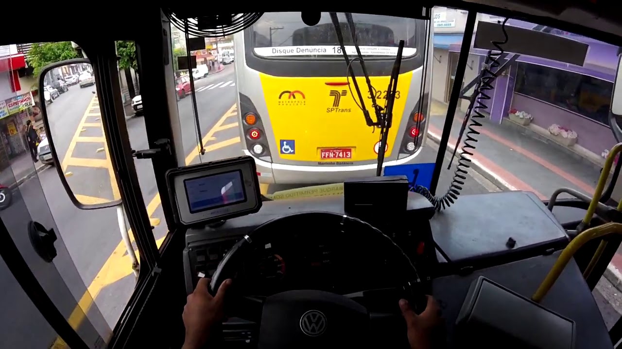 Apache vip II com sistema touch de AVL, tranportando passageiros.