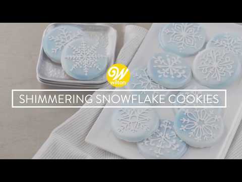 How to Make Christmas Snowflake Cookies