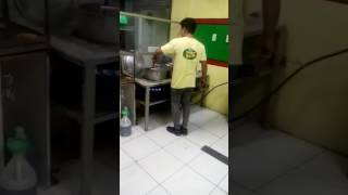 Gordos crispy pata dancing