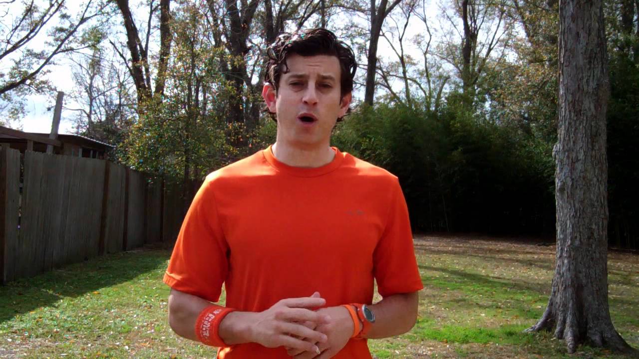 How to Bend a Soccer Ball with the Outside of your Foot - Crossing