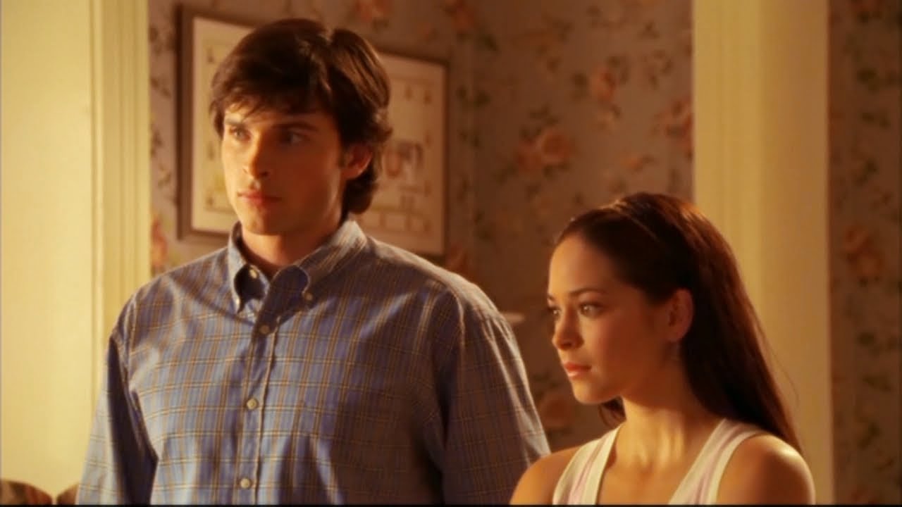 Clark and Lana Investigate the Girl next door (Smallville S3; E4) YouTube