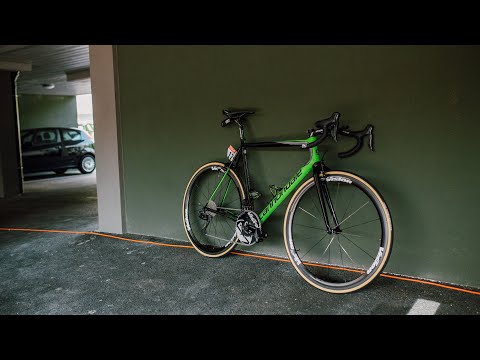 วีดีโอ: จักรยานของตูร์เดอฟรองซ์: Cannondale SuperSix Evo จาก Education First