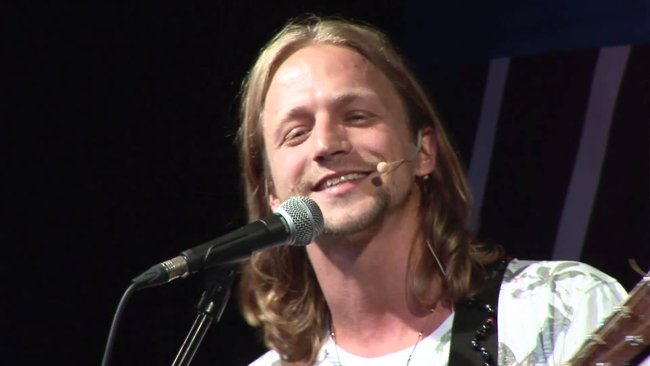 BONUS: Tomáš Klus - První píseň (9. 6. 2015, Malostranská beseda) - 7 pádů HD