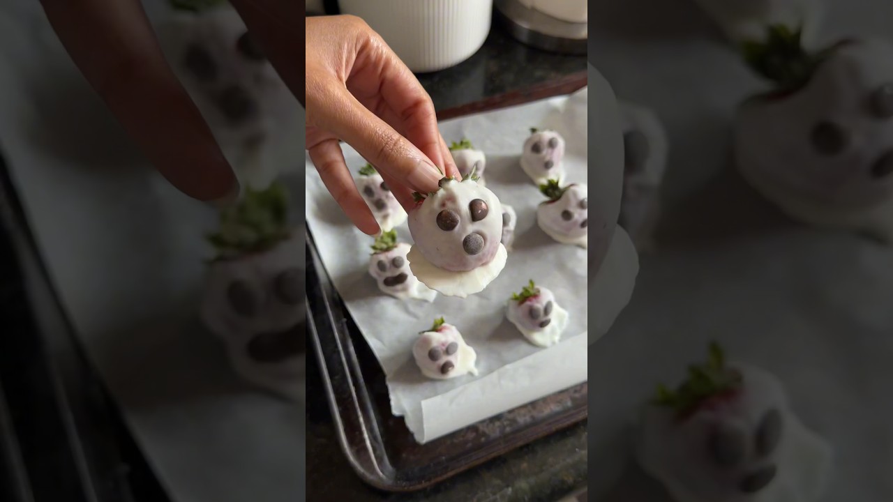 Strawberry ghosts👻🍓 