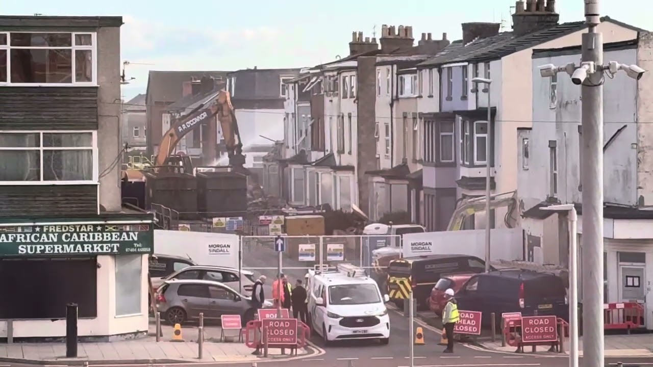 Big digger moves in and starts demolishing ! 23.9.25 