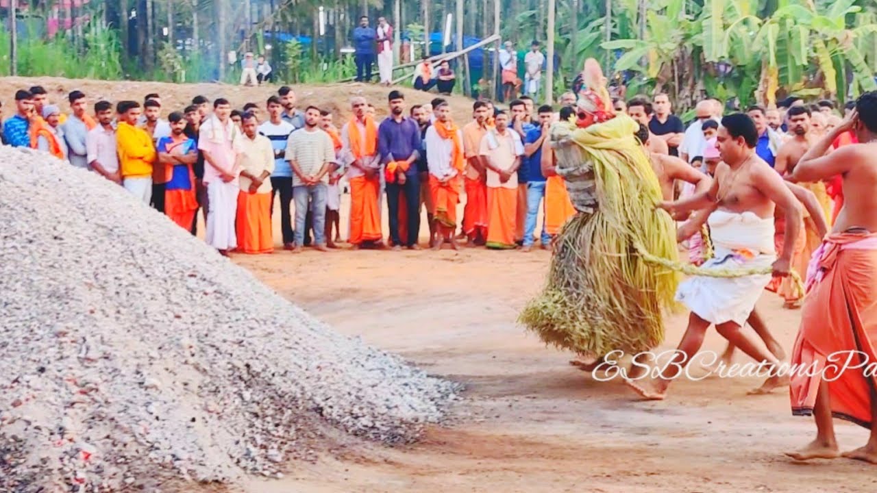 ಮೈ ರೋಮಾಂಚನಗೊಳಿಸುವ ಶ್ರೀಮಹಾವಿಷ್ಣುಮೂರ್ತಿ ದೈವದ ಅಗ್ನಿಸ್ನಾನ|Kachila Vishnumurthy Agnipravesha|Kendaseve