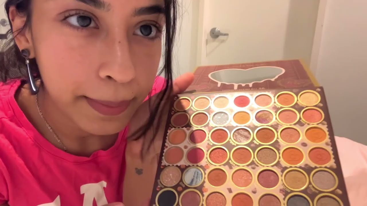 Doing makeup on you FAST asmr (under 5 mins)