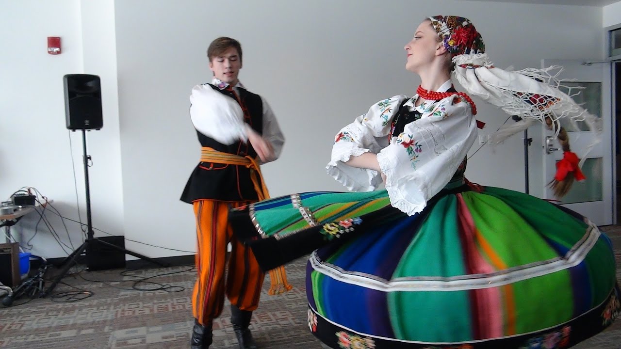 Польская песня видео. Куявяк танец. Оберек танец. Известный танец из Польши. Польские народные танцы Куявяк старый фото.