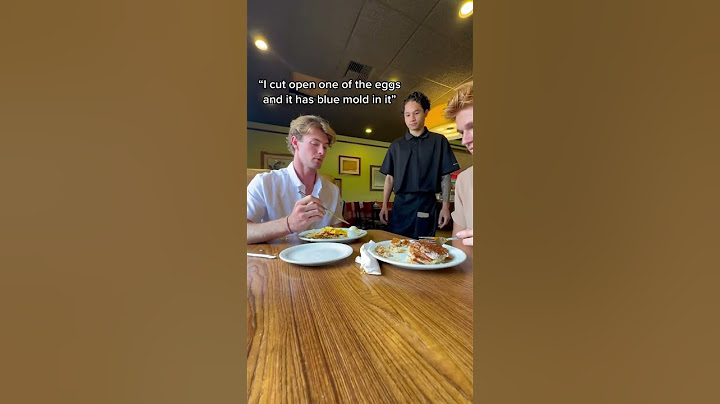 Exploding Egg prank on Dennys!👀😏#shorts