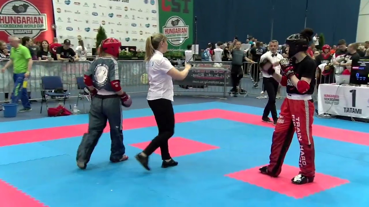 Veronica Kreidl v Keshia Kuschnir Hungarian World Cup 2022 - YouTube