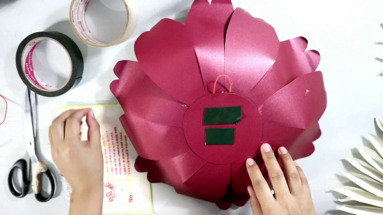 How To Attach Paper Flowers To Wall And Fabric Cara Memasang Paper Flower Di Kain Dan Di Dinding Youtube