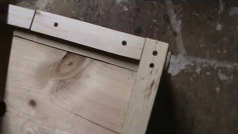 Horizontal Langstroth hive using double deep frames