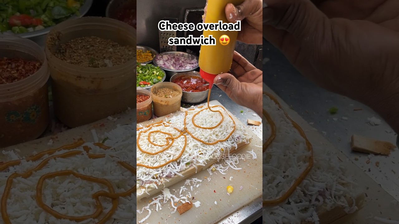 Delhi ka sbse cheesy sandwich 😍😳 