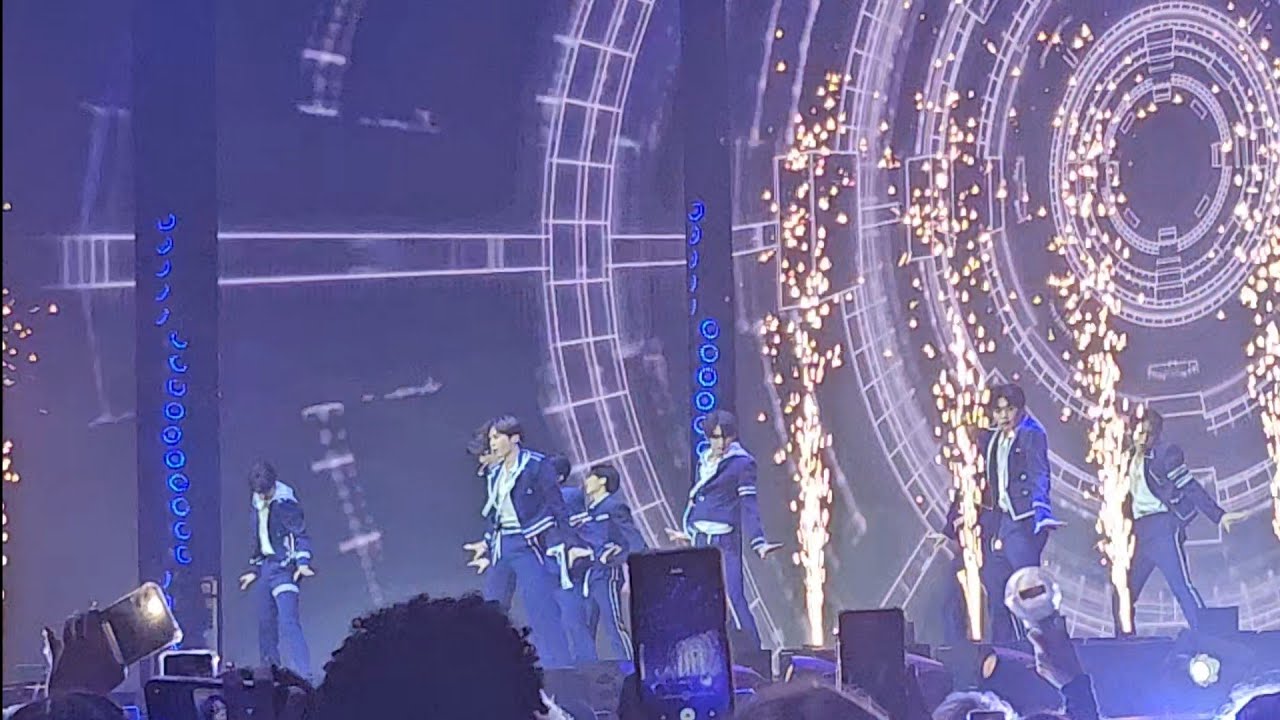 ZEROBASEONE (제로베이스원) - ICONIK - Music Bank Lisbon