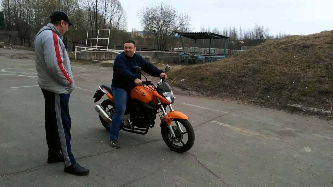 Первое вождение на машине Первое вождение на машине