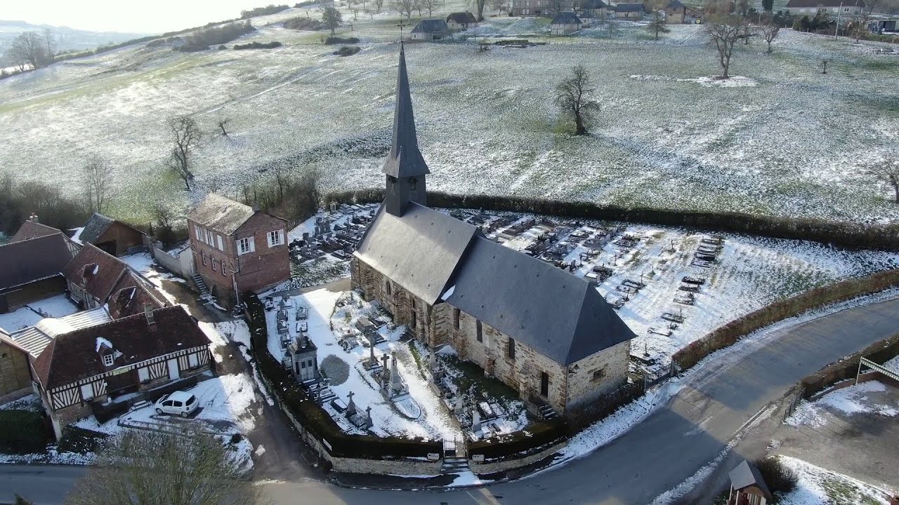 Le Château de Montfort-Sur-Risle, le Village de Camembert et l'Abbaye de Jumièges