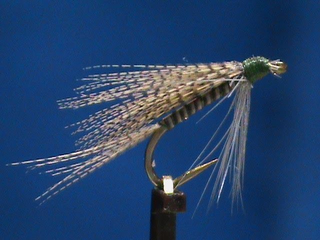 TYING A REALISTIC MAYFLY PATTERN (THE BEST MAYFLY IMITATION ) 