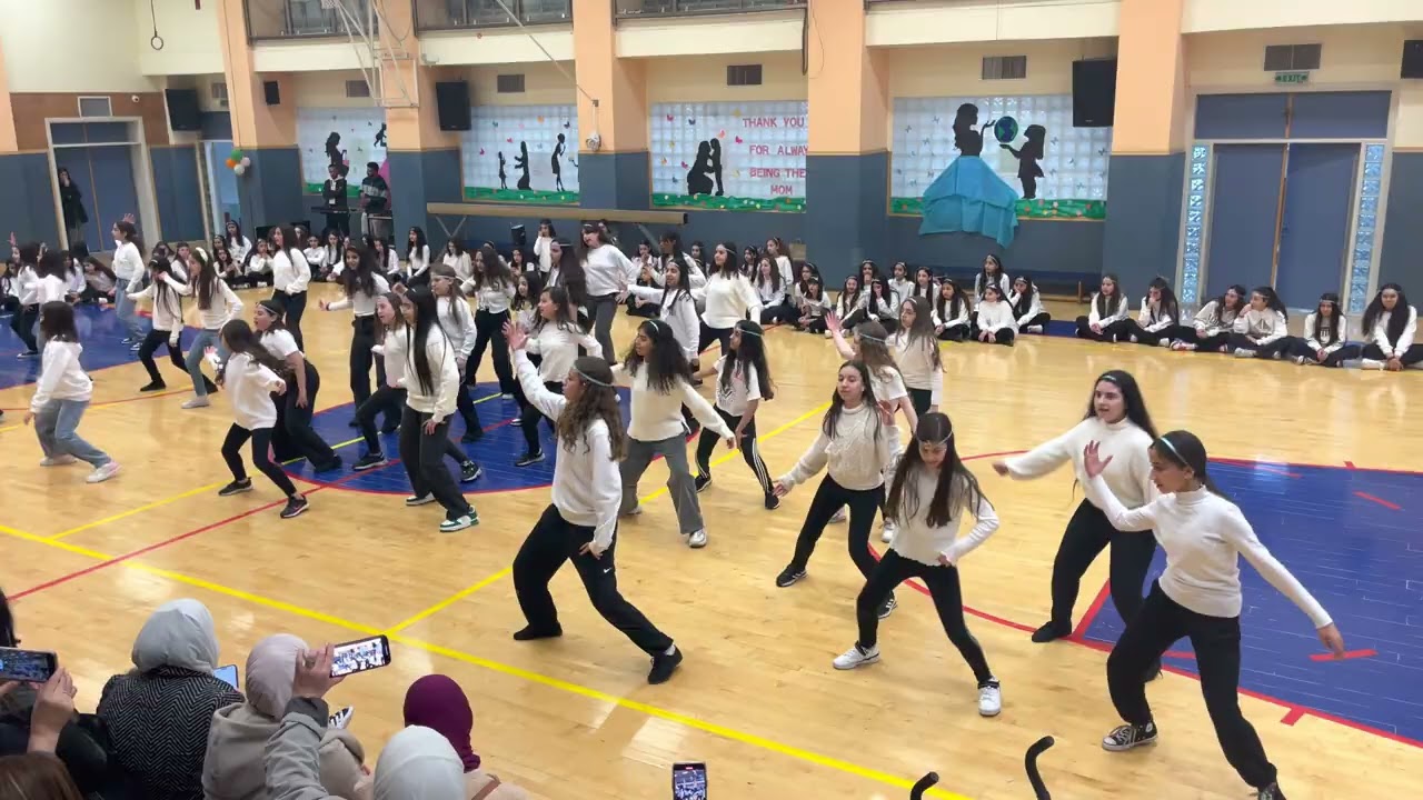 دبكة قمر … عيد الام❤️