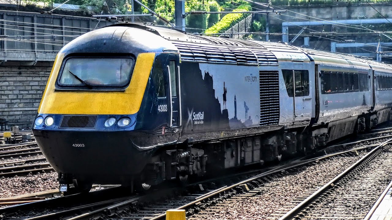Trains at Edinburgh Waverley Station | 16/05/2024