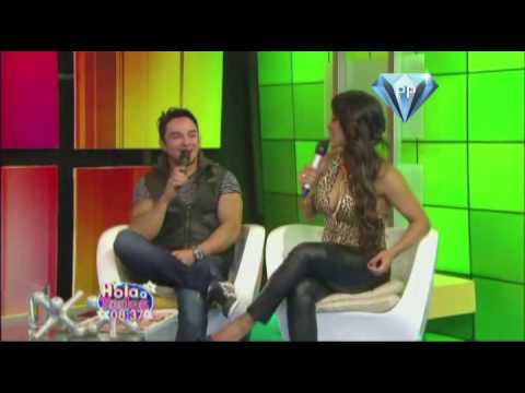 Karen Dejo en Leather Pants Hola a Todos