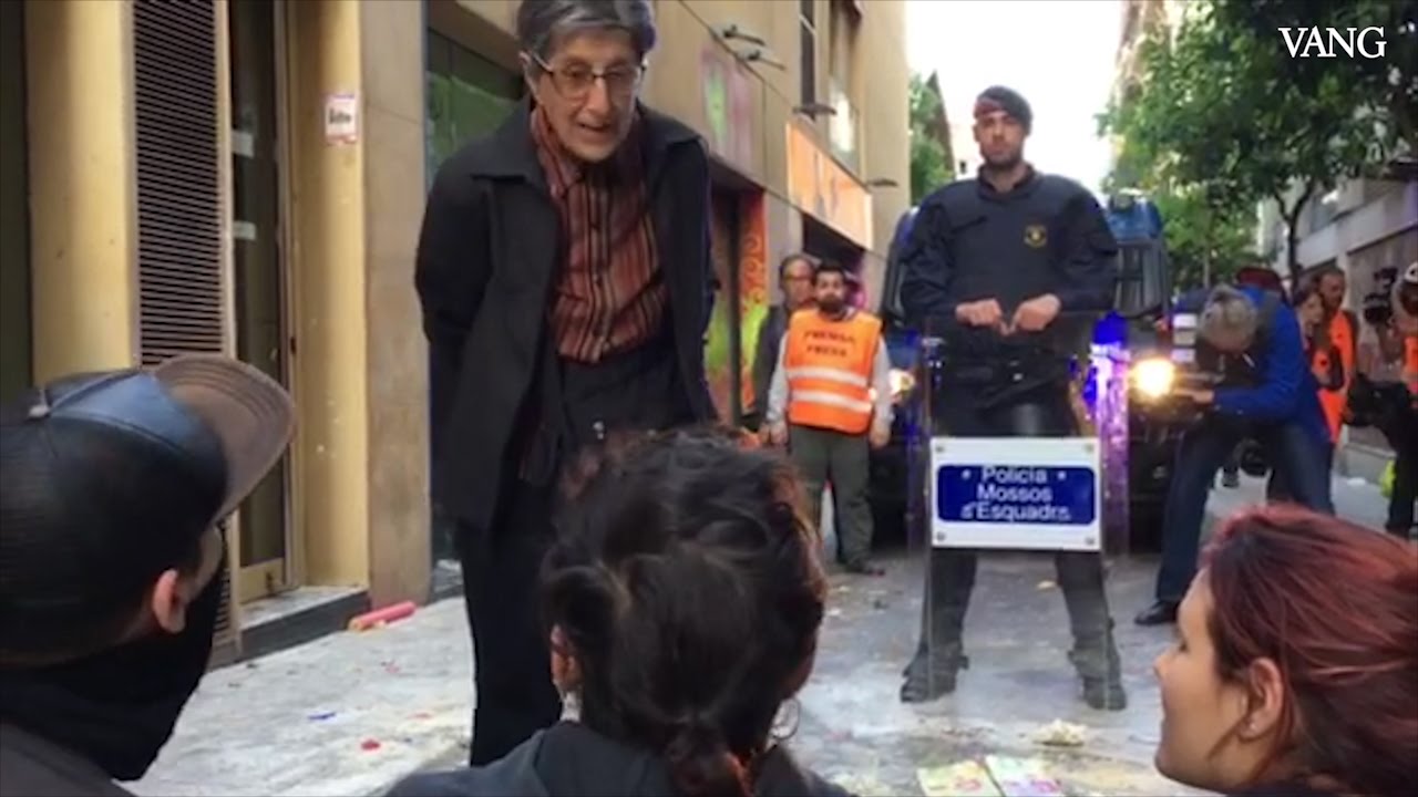 La superabuela que pone firmes a los okupas
